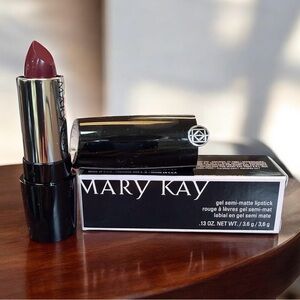 Mary Kay Gel Semi-Matte Lipstick - Berry Famous NIB